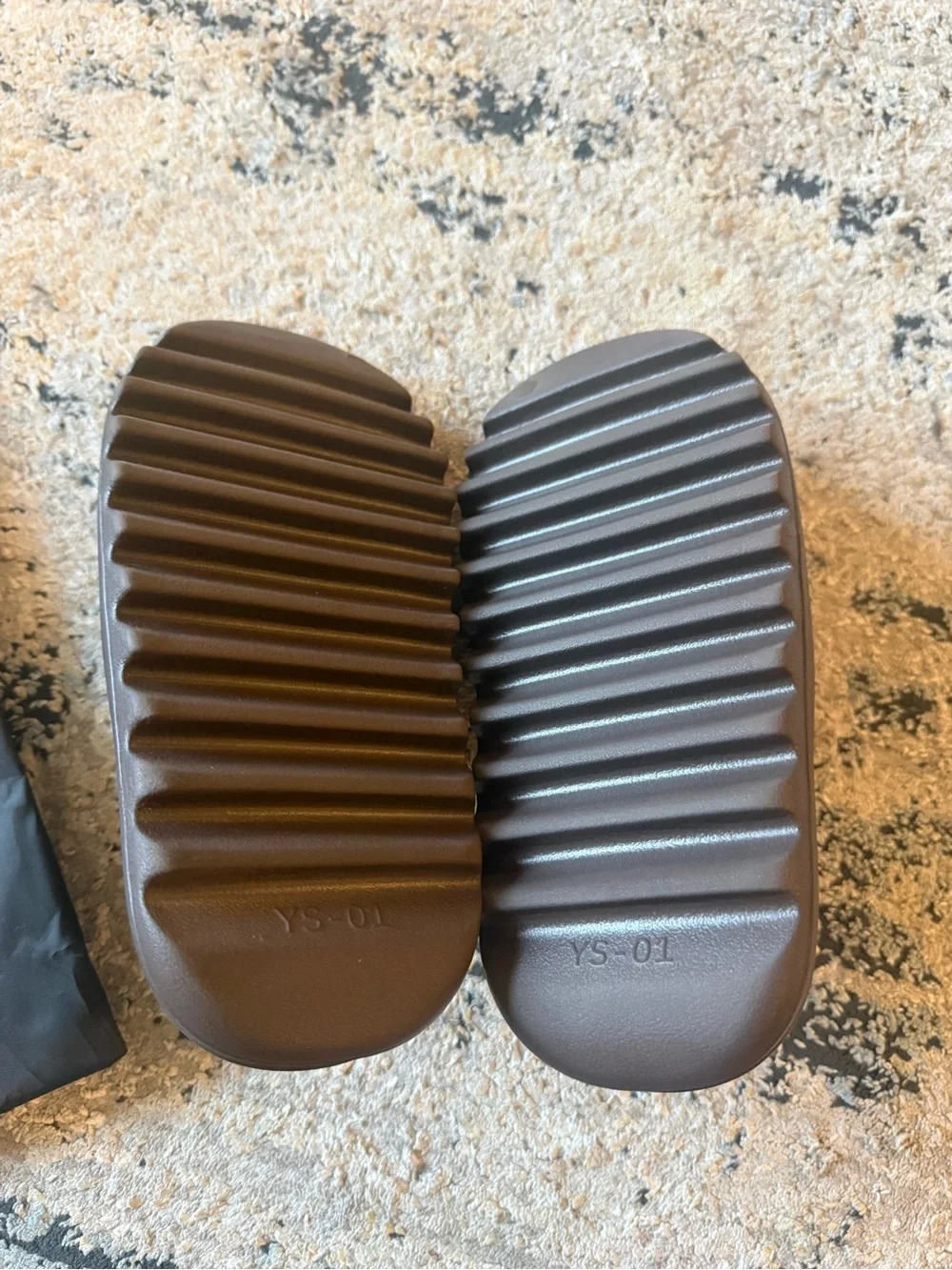 Yeezy Slide (YS-01) chocolate size 6